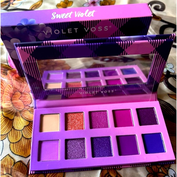 Violet Voss ‘Sweet Violet’ Fun Sized Eyeshadow Palette NIB - Picture 2 of 9